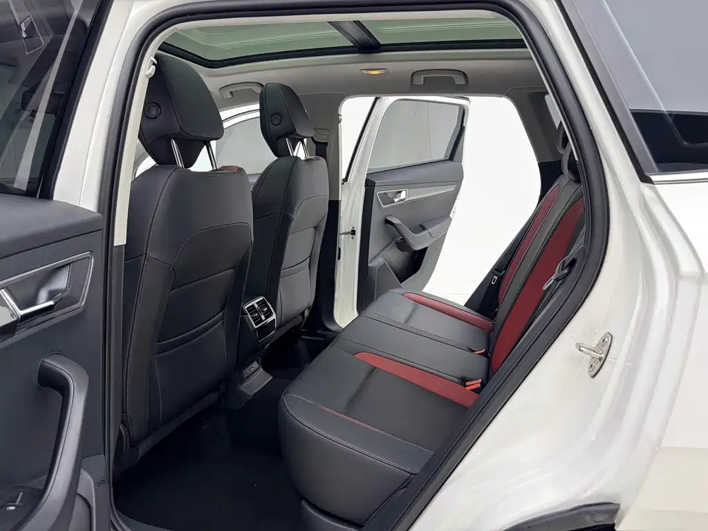 Skoda Karoq — миниатюра 16