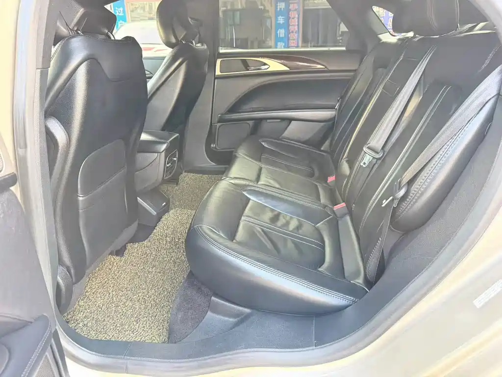 Lincoln MKZ — миниатюра 5
