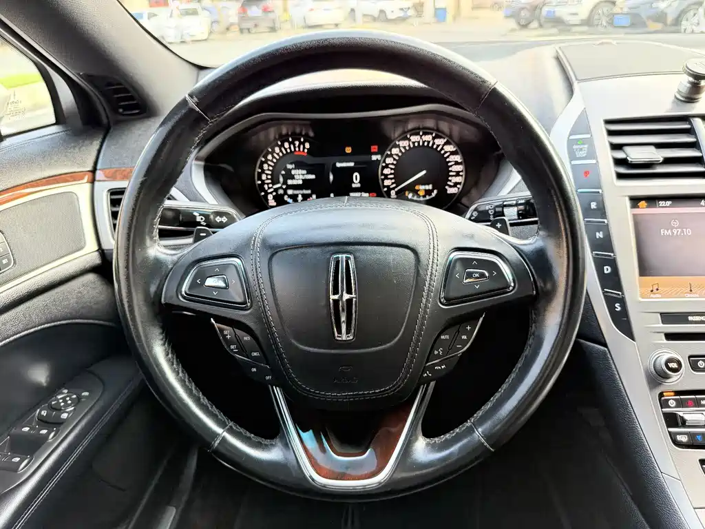 Lincoln MKZ — миниатюра 9