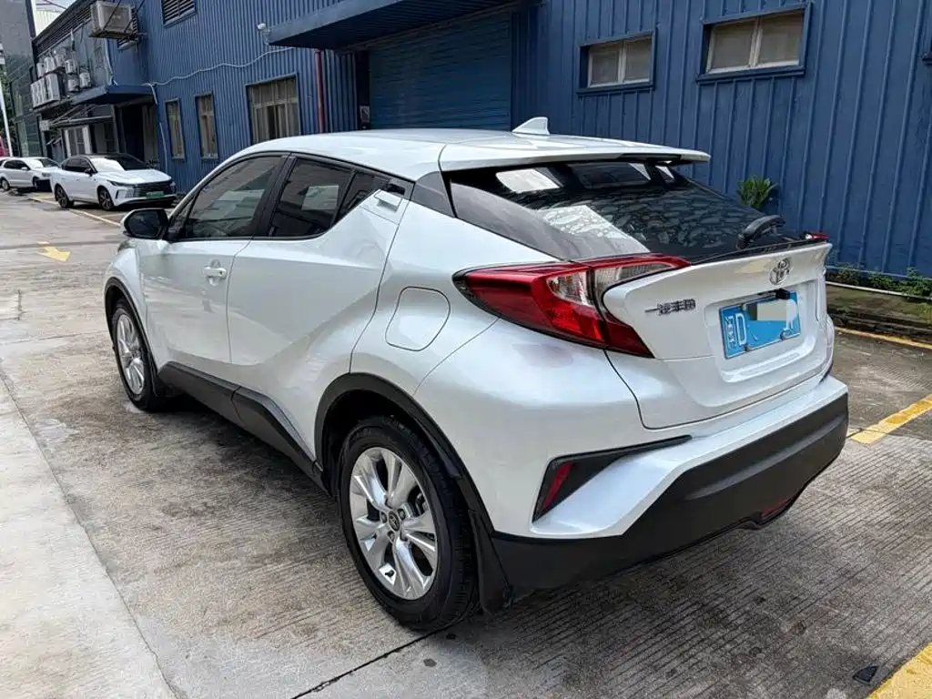 Toyota IZOA — миниатюра 7