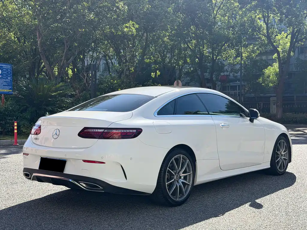 Mercedes-Benz E-Class (Import) — миниатюра 20