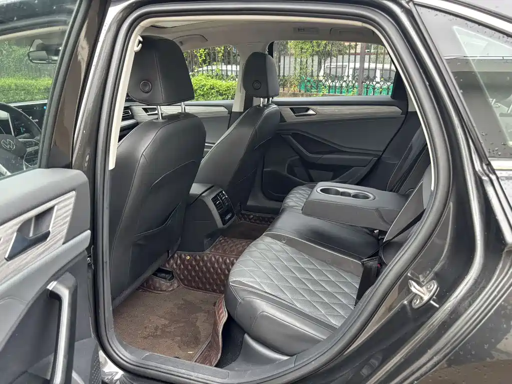 Volkswagen Sagitar — миниатюра 6