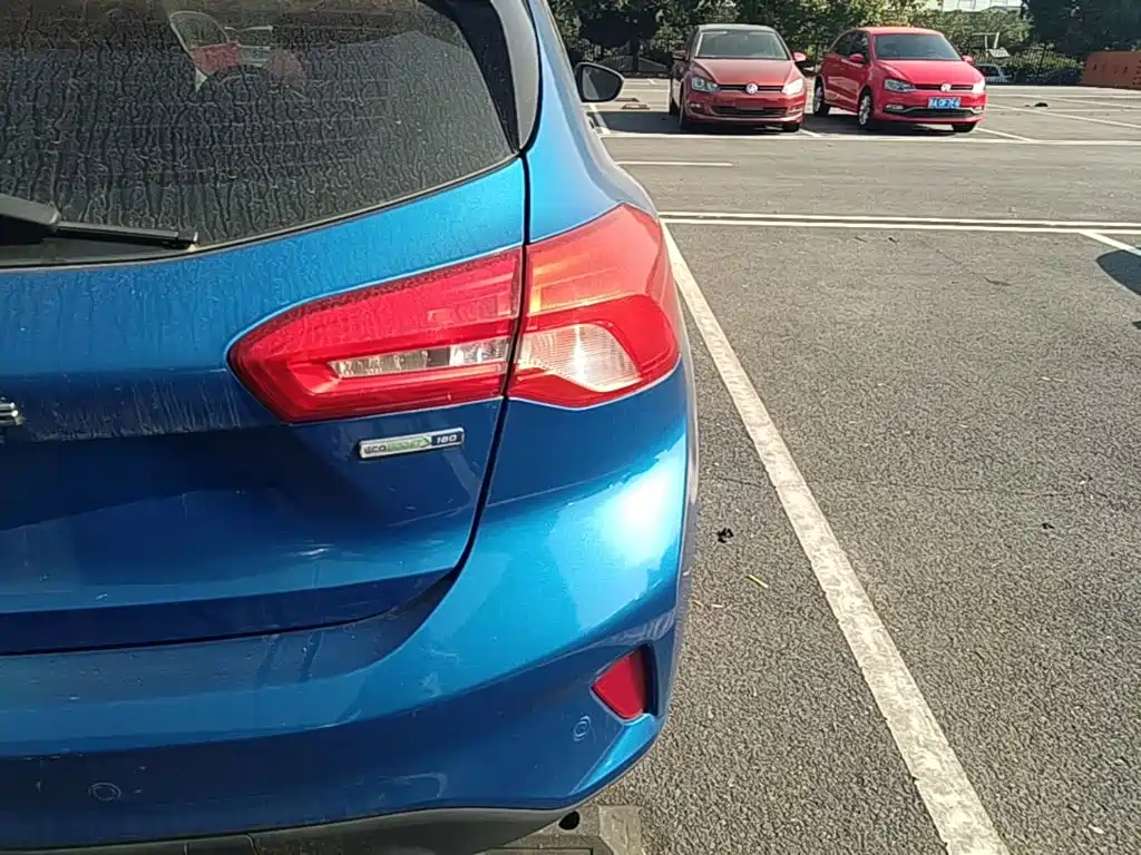 Ford Focus — миниатюра 8