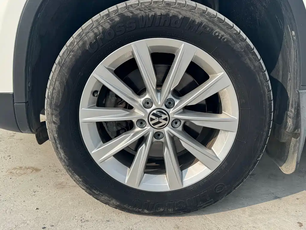 Volkswagen Tiguan — миниатюра 13