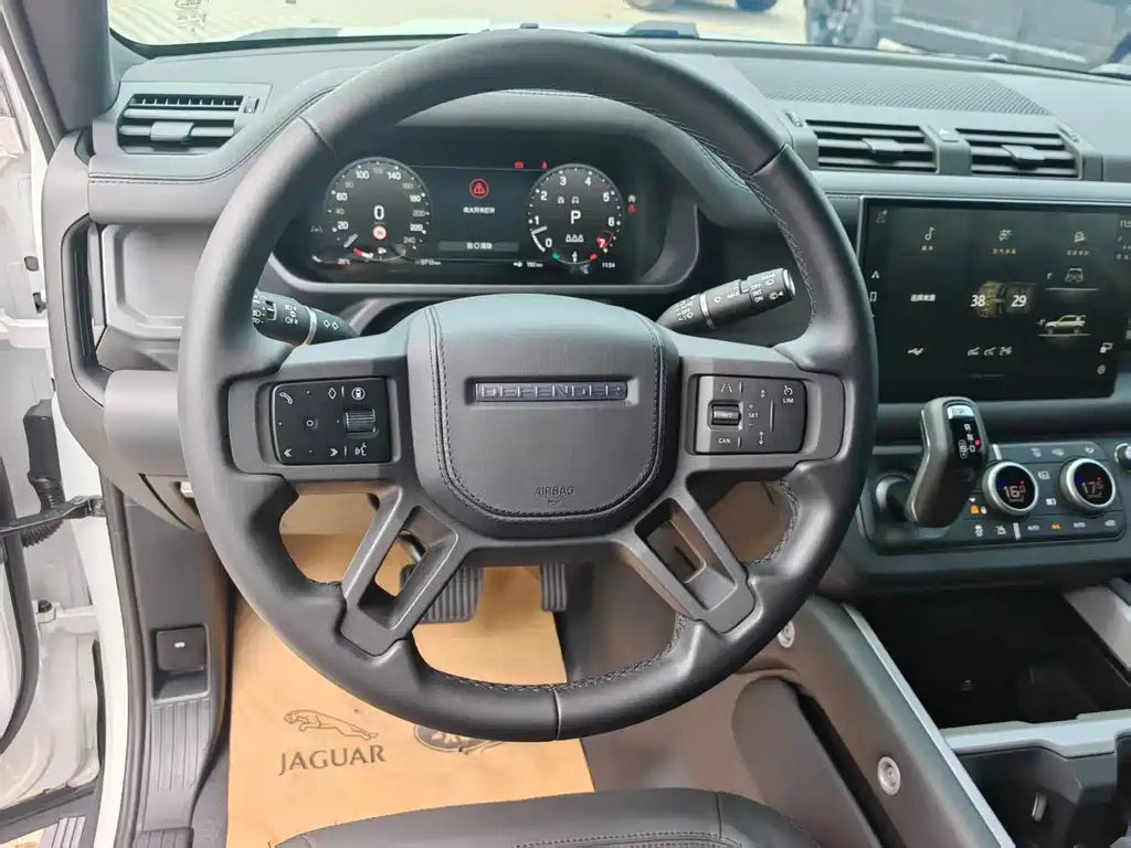 Land Rover Defender — миниатюра 6
