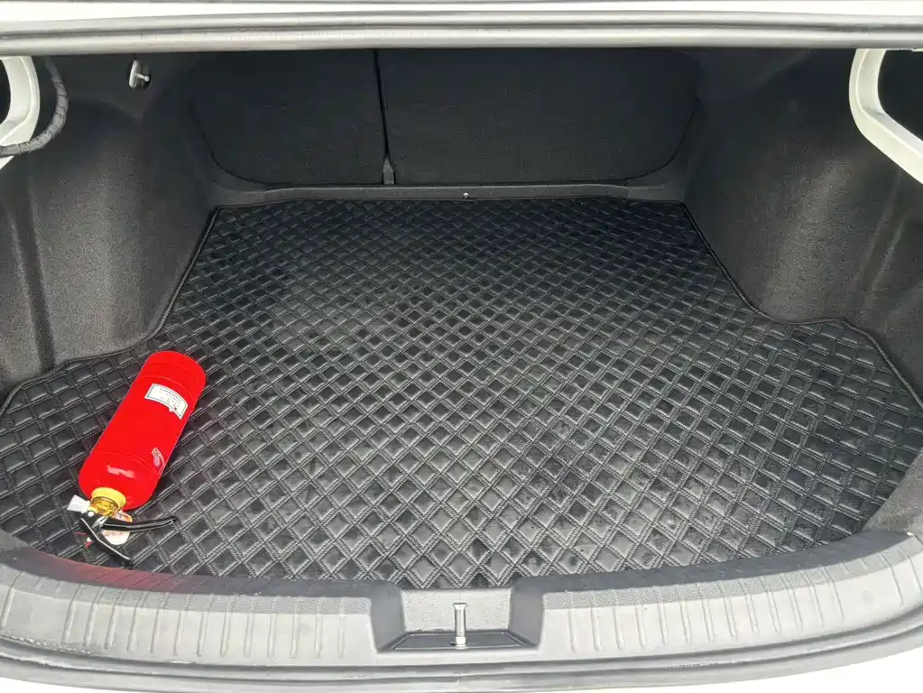 Volkswagen Sagitar — миниатюра 12