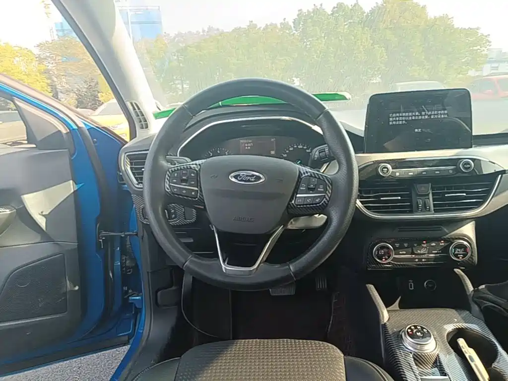 Ford Focus — миниатюра 11