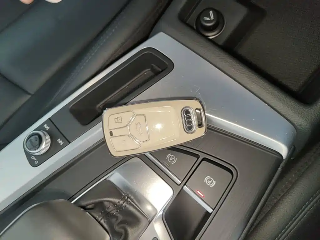 Audi A4L 2019 40 TFSI Fashion V