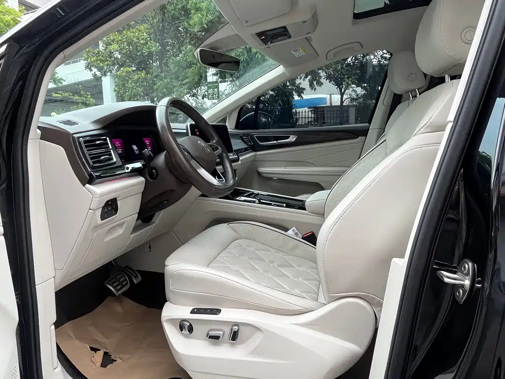 Volkswagen Viloran 2022 380TSI Luxury