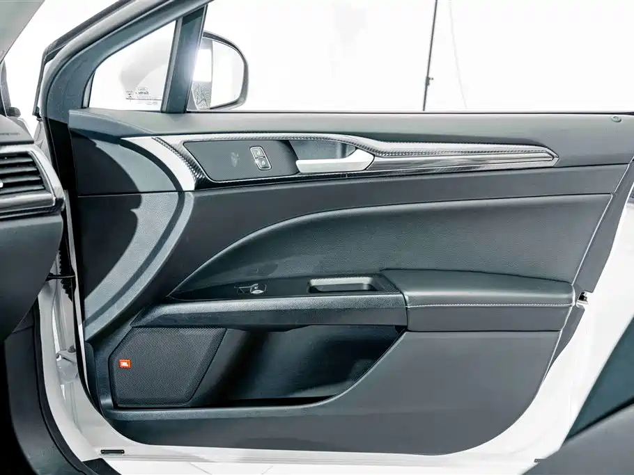 Ford Mondeo — миниатюра 14