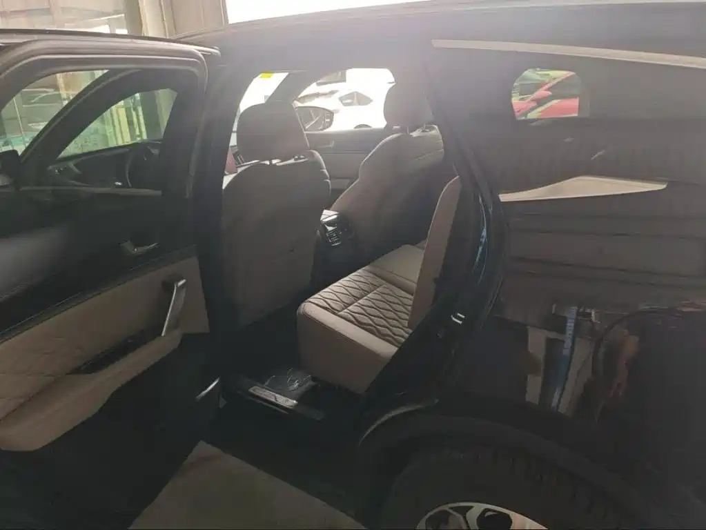 BYD Tang New Energy — миниатюра 5