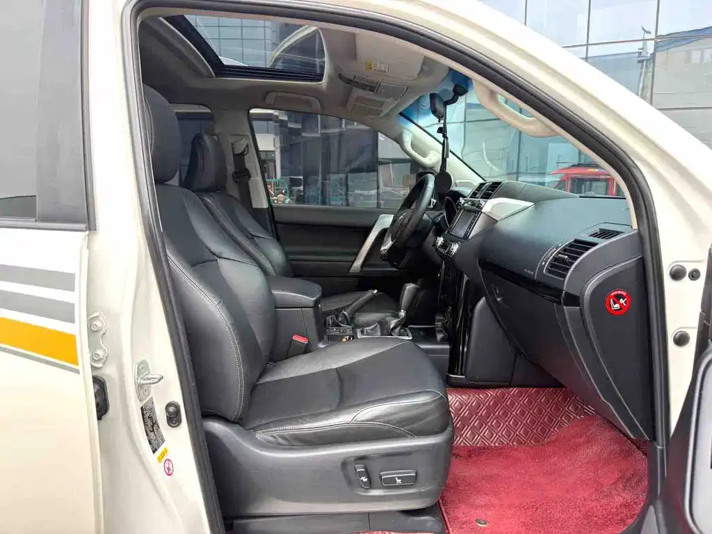 Toyota Land Cruiser Prado 2014 2.7L AT Standard