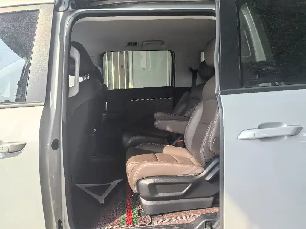 Wuling Xingguang 730 New Energy — миниатюра 8