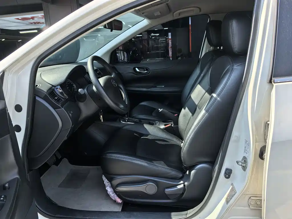 Nissan Tiida — миниатюра 10