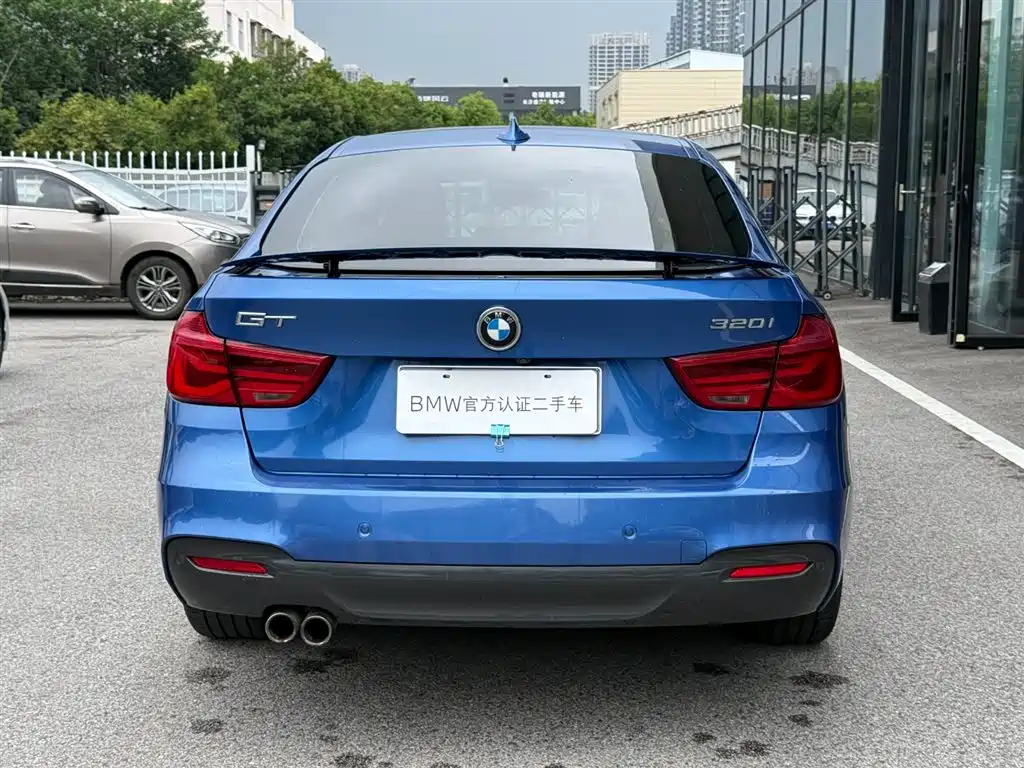 BMW 3 Series GT 3 GT 2018 320i M Sport