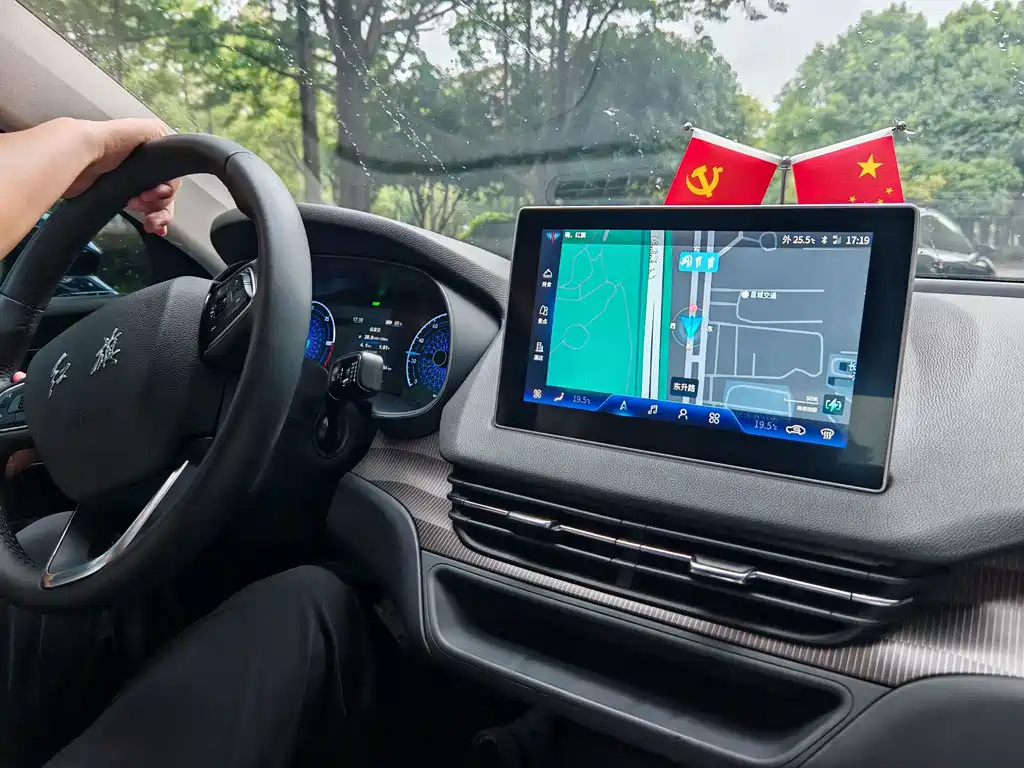 Hongqi Hongqi E-QM5 — миниатюра 7