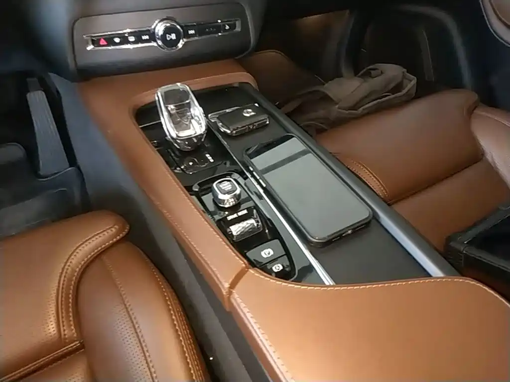 Volvo XC90 — миниатюра 14