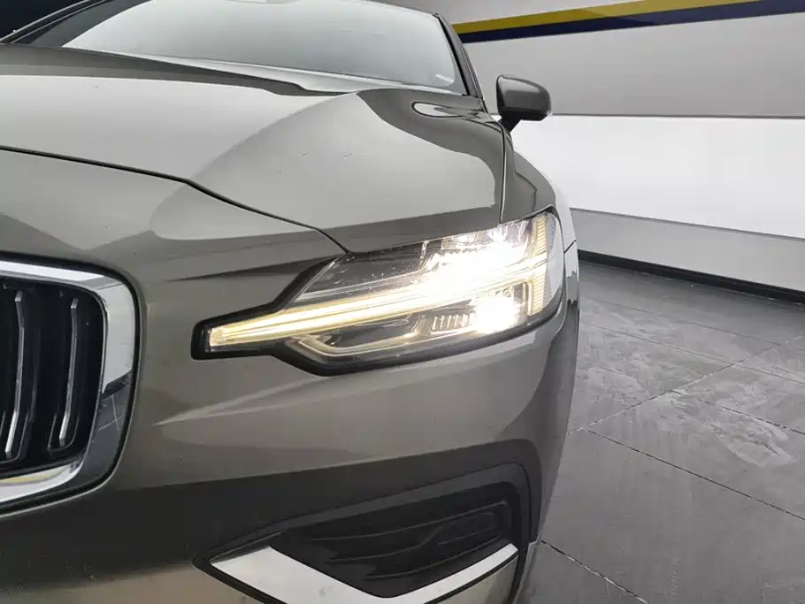 Volvo S60 — миниатюра 5