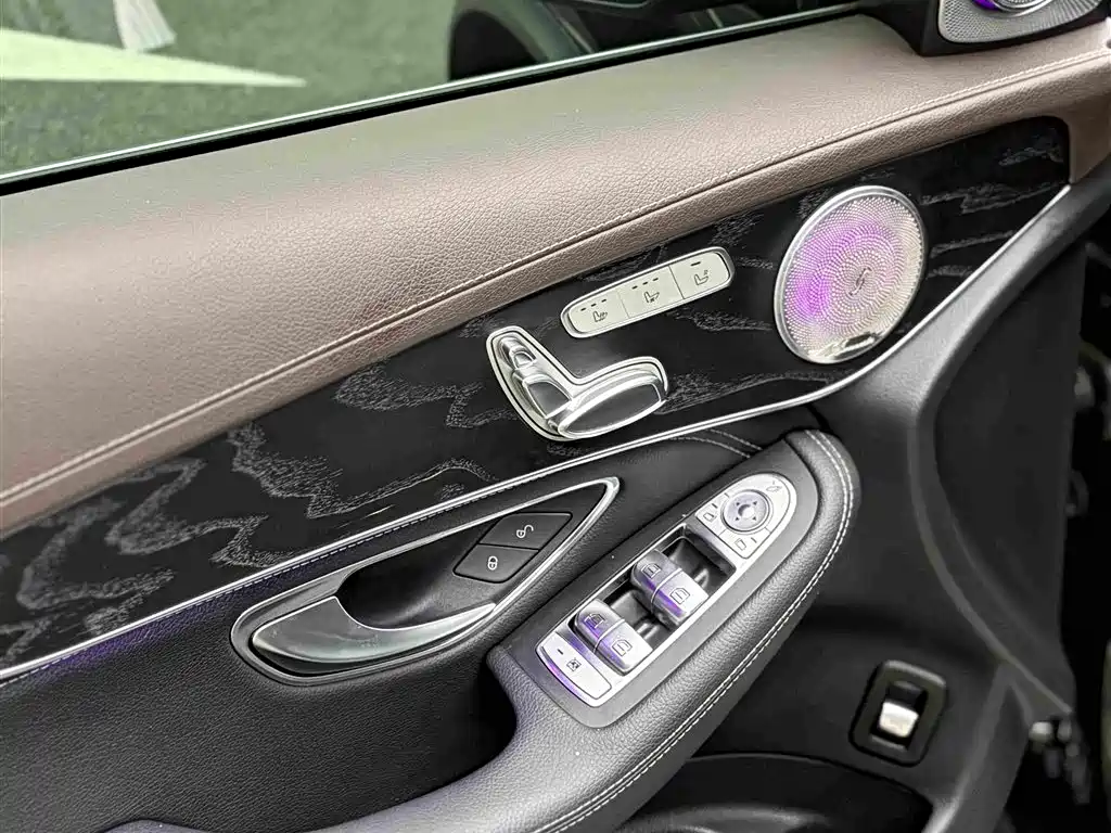Mercedes-Benz GLC — миниатюра 12