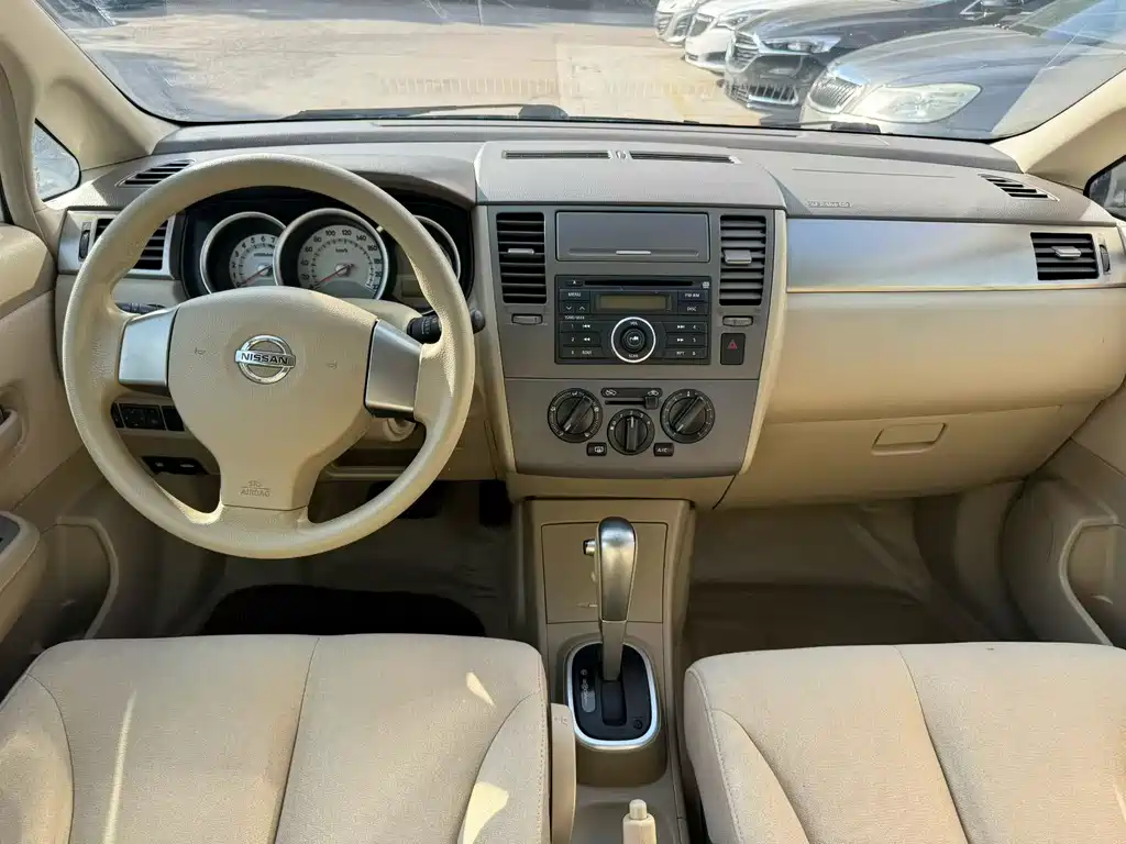 Nissan Tiida 2008 1.6L AT Fashion