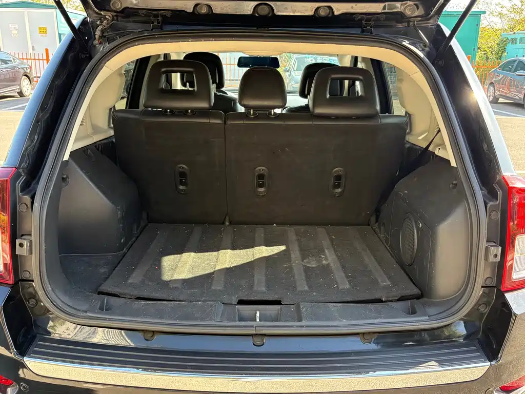 Jeep Compass (Import) — миниатюра 15