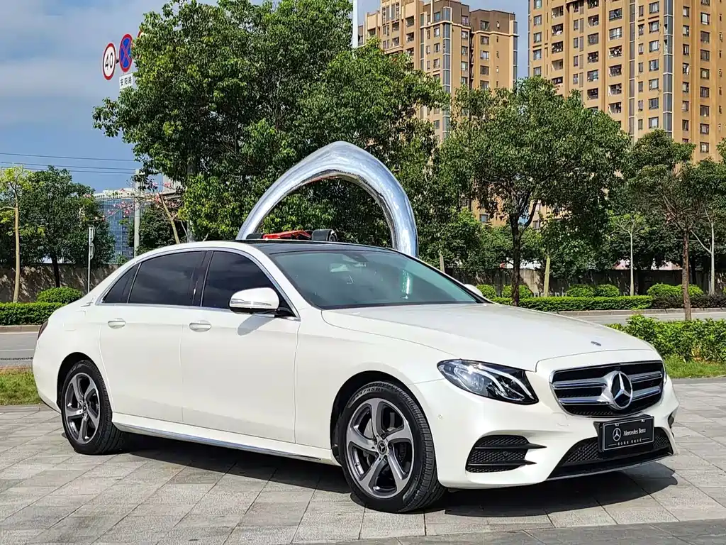Mercedes-Benz E-Class — миниатюра 3