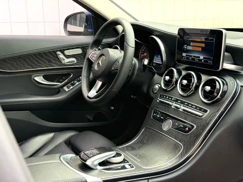 Mercedes-Benz C-Class — миниатюра 4