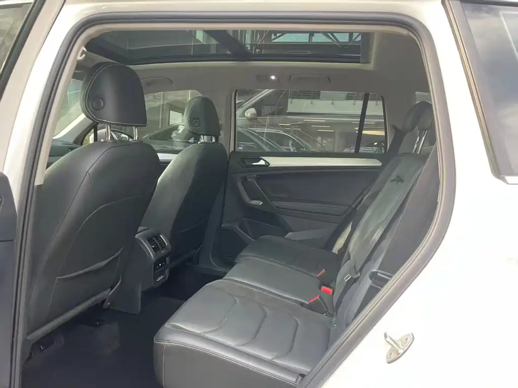 Volkswagen Tiguan L — миниатюра 5