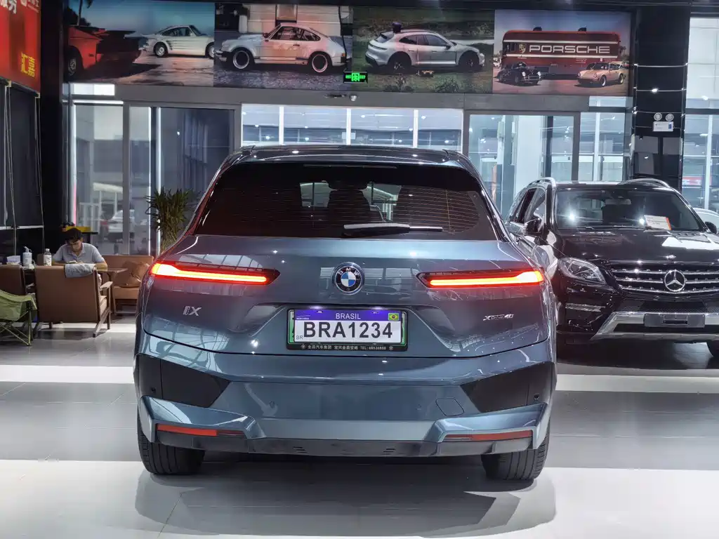 BMW iX — миниатюра 10