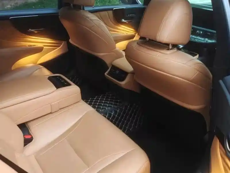 Lexus LS — миниатюра 7