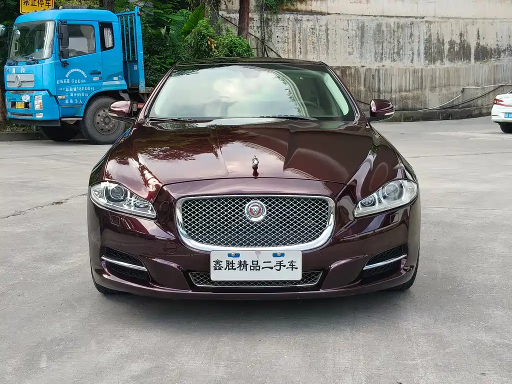Jaguar XJ — миниатюра 2