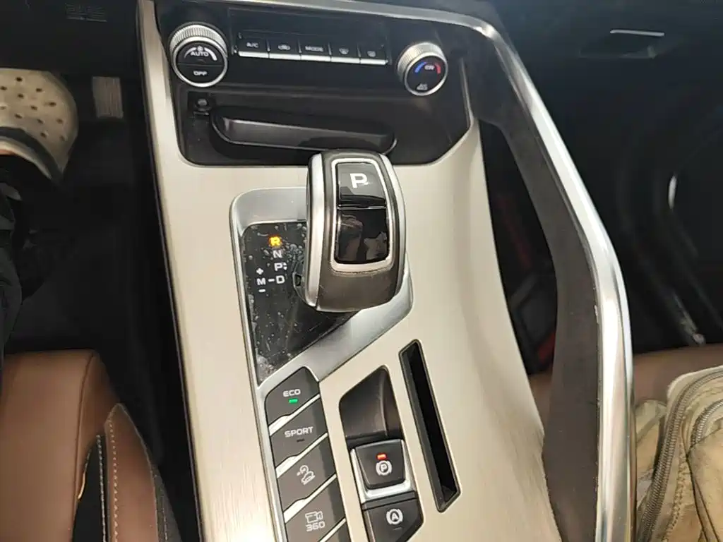 Geely Binyue — миниатюра 14