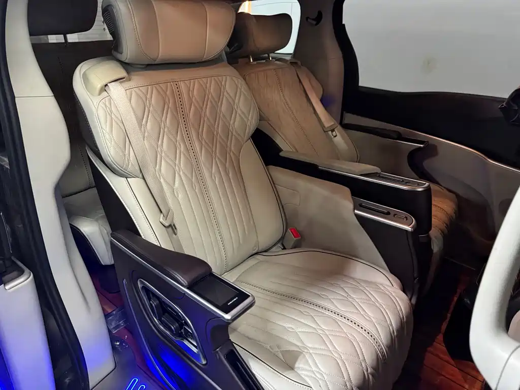Buick GL8 — миниатюра 3