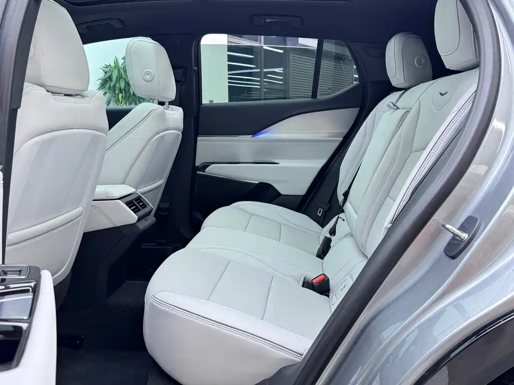 Cadillac GT4 — миниатюра 6