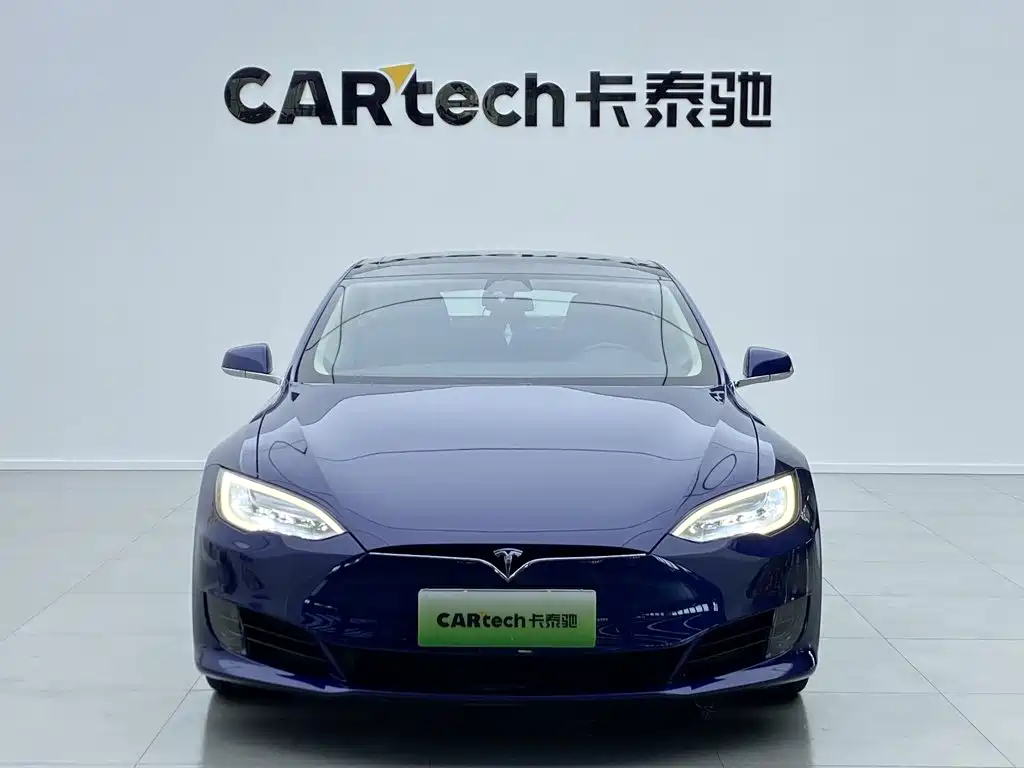 Tesla Model S — миниатюра 2