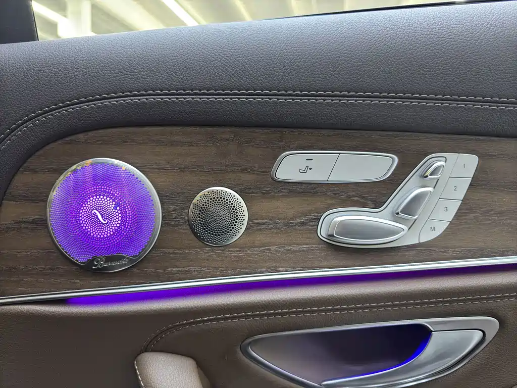 Mercedes-Benz E-Class — миниатюра 4
