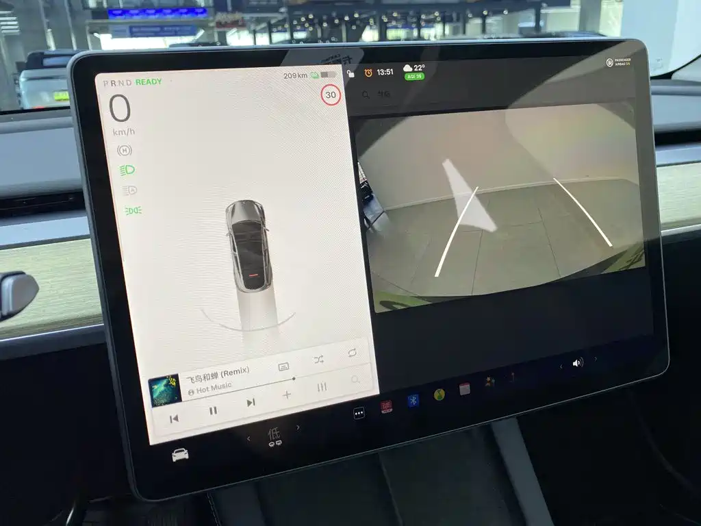 Tesla Model Y — миниатюра 22