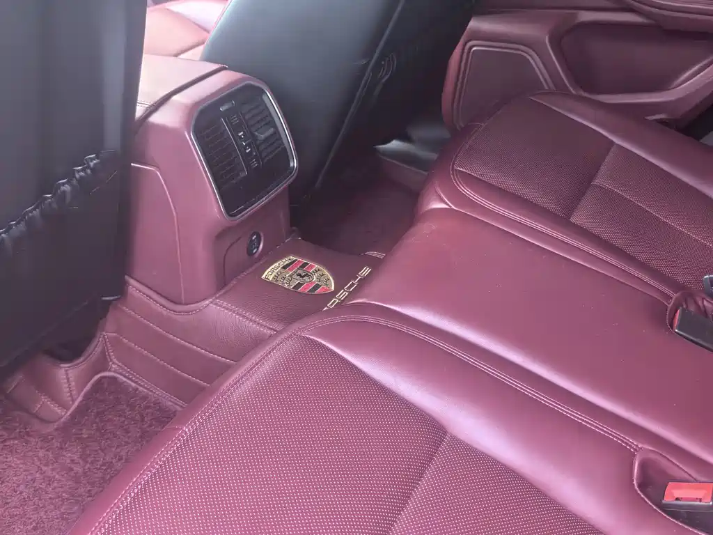 Porsche Macan — миниатюра 12