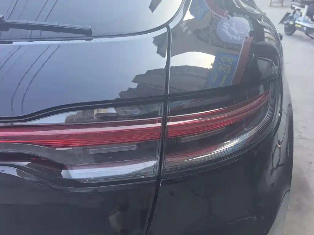 Porsche Macan — миниатюра 10