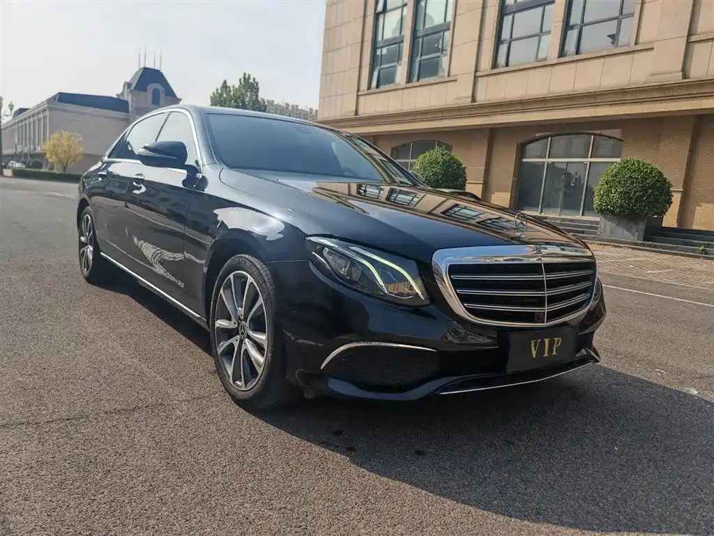 Mercedes-Benz E-Class — миниатюра 8