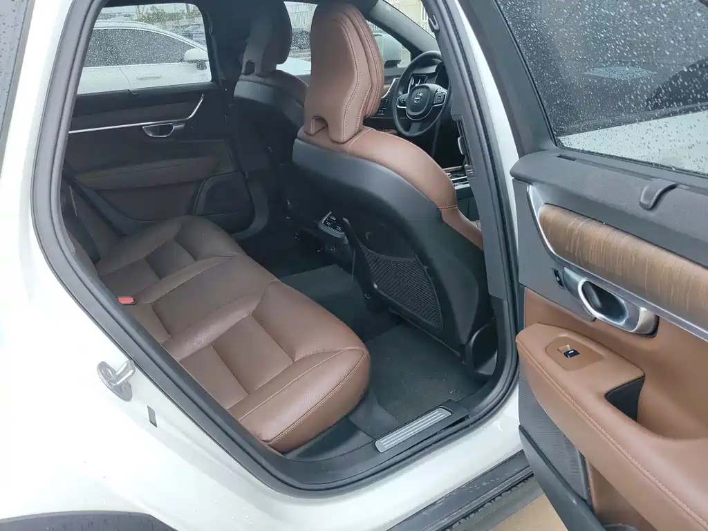 Volvo V90 2024 Cross Country B5 AWD