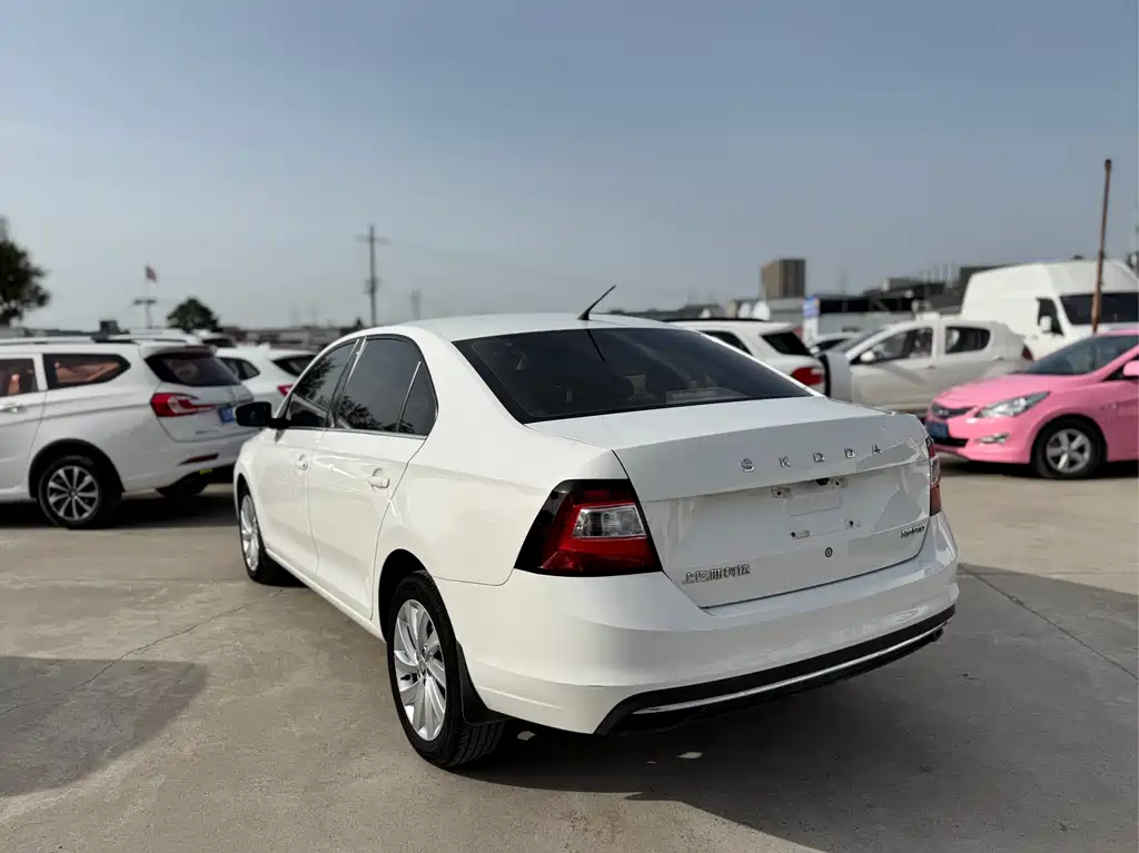 Skoda Rapid 2019 1.5L AT Comfort VI