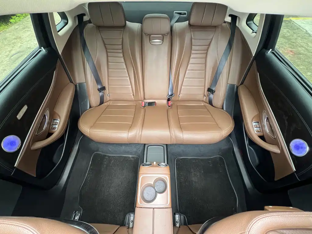 Mercedes-Benz E-Class — миниатюра 18
