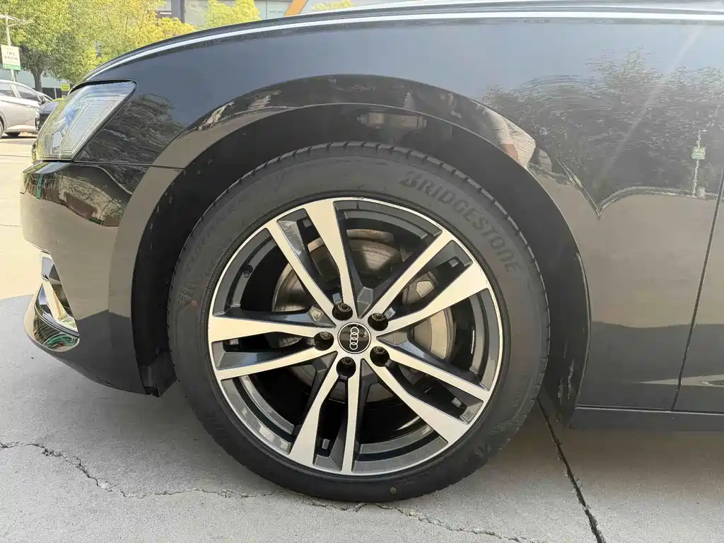 Audi A6L — миниатюра 12