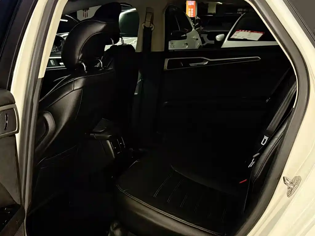 Ford Mondeo — миниатюра 8