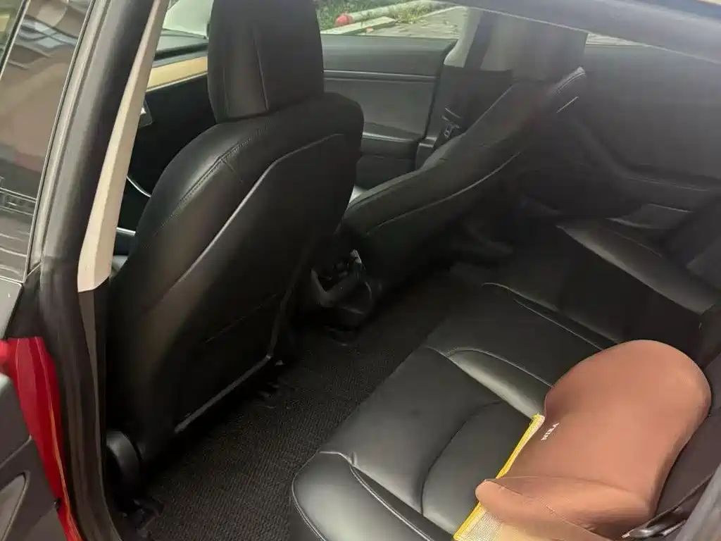 Tesla Model 3 — миниатюра 4