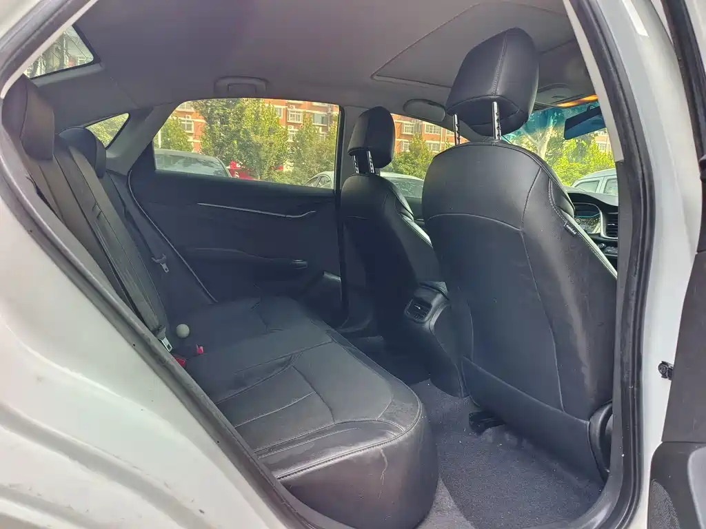 Buick Excelle — миниатюра 7