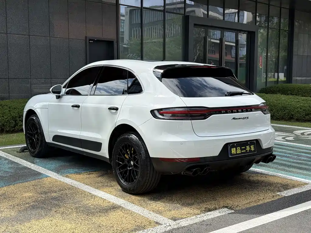 Porsche Macan — миниатюра 13