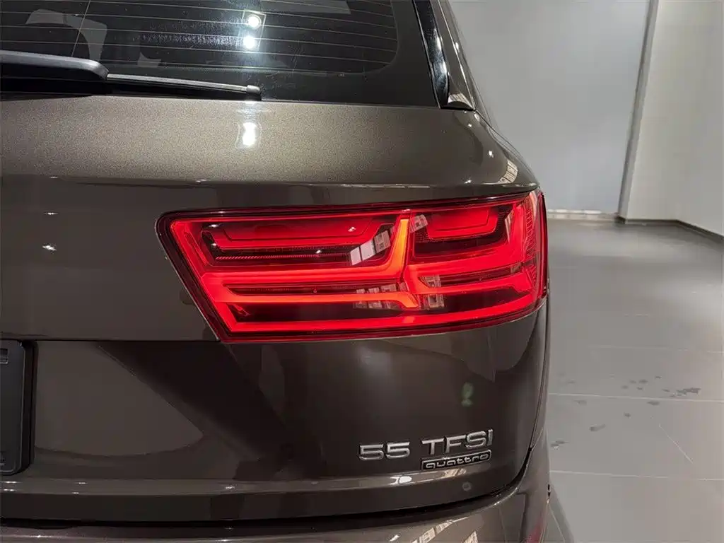 Audi Q7 — миниатюра 14