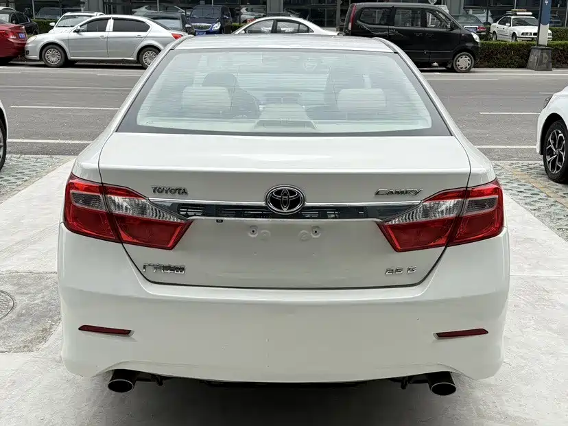 Toyota Camry — миниатюра 4